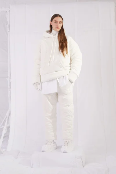 Look 19